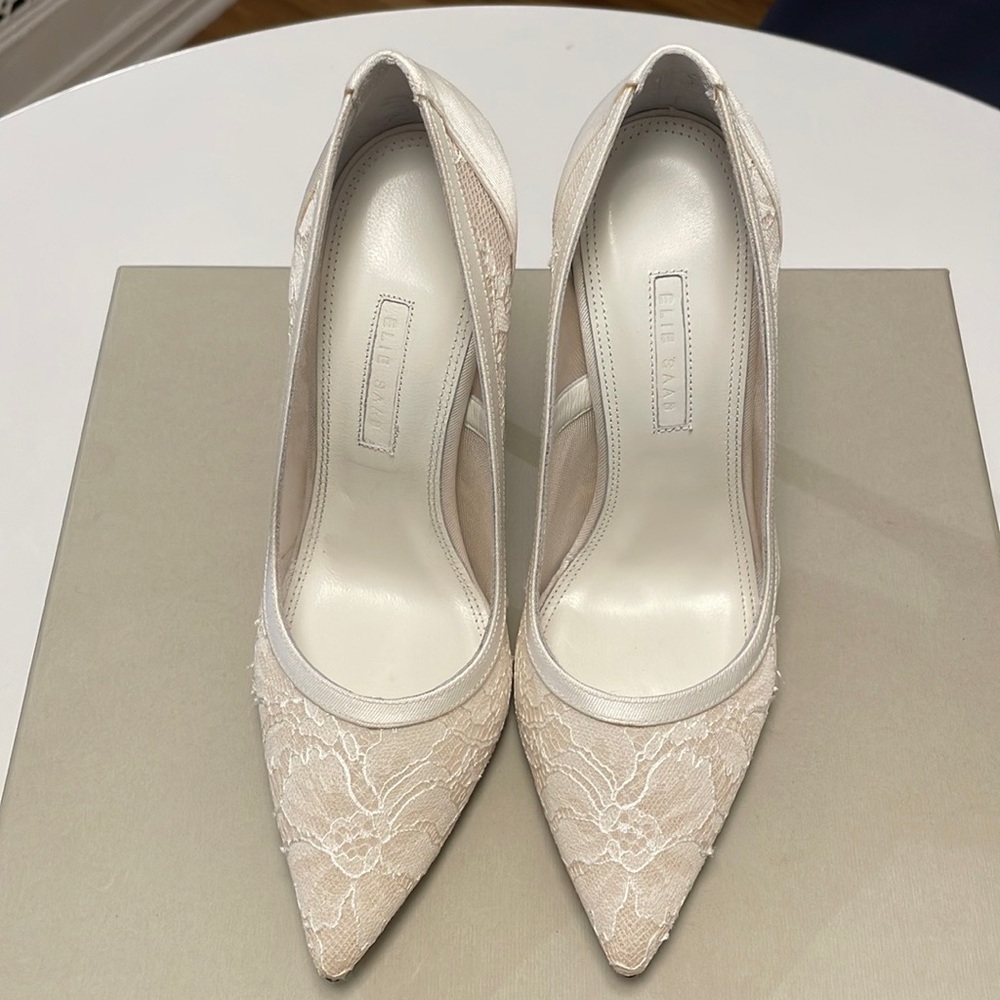Beautiful Elie Saab lace and satin ivory heels sz 37